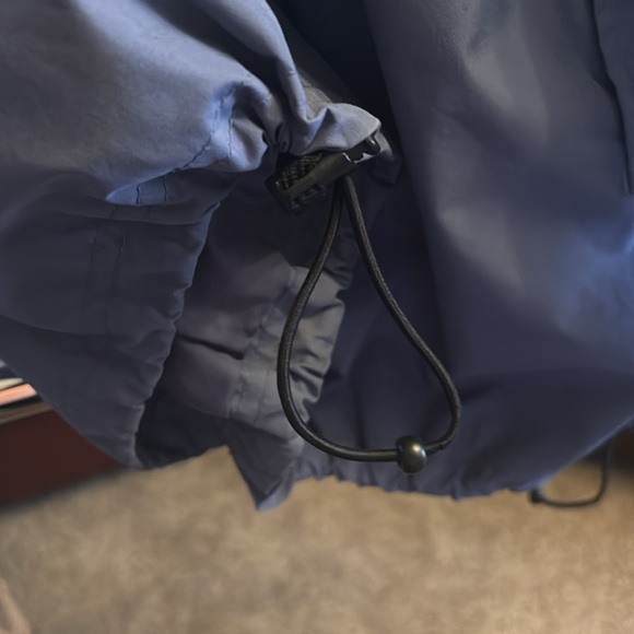 LL Bean Women’s size M rain slicker. - Picture 6 of 9